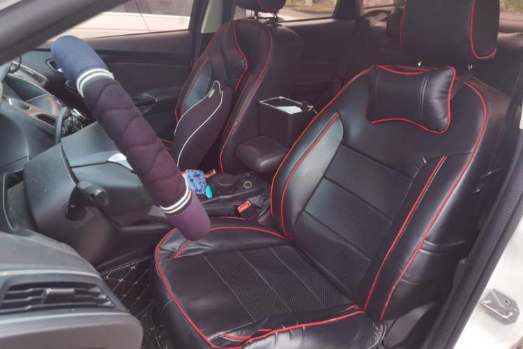 Used Ford Focus 2012 Sedan 1.6L Manual Fashion Edition Left Front Seat
