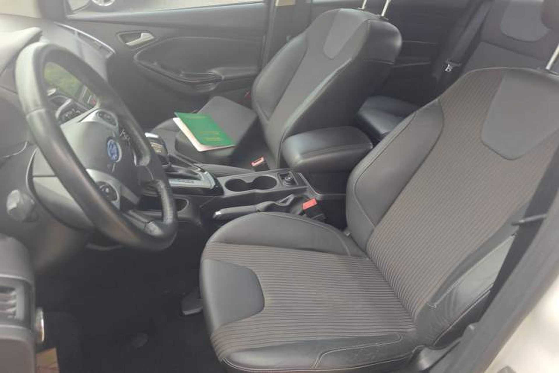 Used Ford Focus 2012 Sedan 1.6L Automatic Fashion Edition Left Front Seat