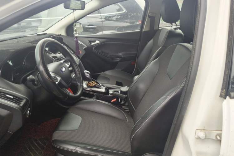 Used Ford Focus 2012 Hatchback 1.6L Automatic Fashion Edition Left Front Seat