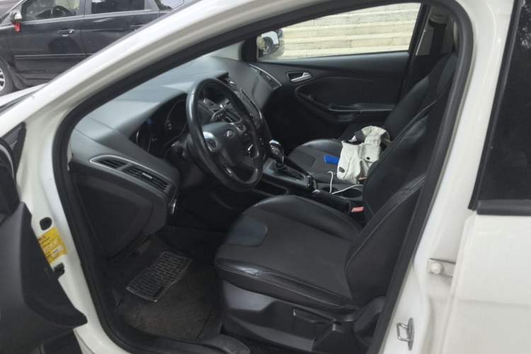Used Ford Focus 2012 Hatchback 1.6L Automatic Fashion Edition Left Front Seat