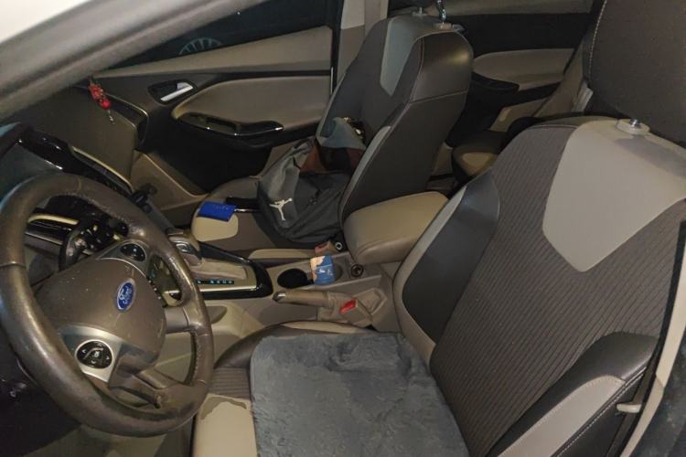 Used Ford Focus 2012 Sedan 1.6L Automatic Fashion Edition Left Front Seat
