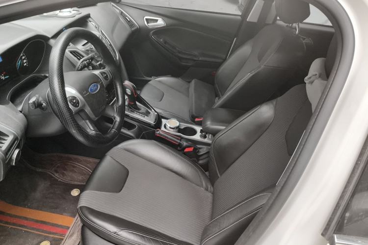 Used Ford Focus 2012 Hatchback 1.6L Automatic Fashion Edition Left Front Seat