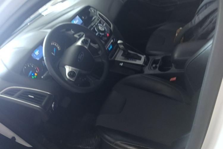 Used Ford Focus 2012 Hatchback 2.0L Automatic Luxury Sport Model Left Front Seat