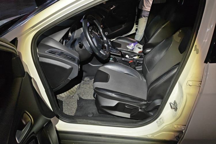 Used Ford Focus 2012 Sedan 1.6L Automatic Fashion Edition Left Front Seat