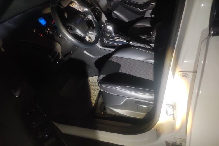Used Ford Focus 2012 Sedan 1.6L Automatic Fashion Edition Left Front Seat