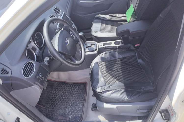 Used Ford Focus 2012 Hatchback Classic 1.8L Automatic Base Model Left Front Seat