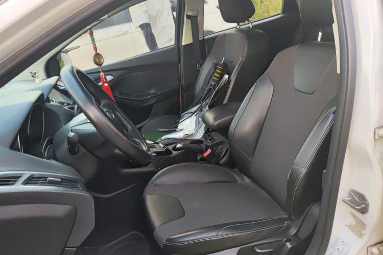 Used Ford Focus 2012 Hatchback 1.6L Automatic Fashion Edition Left Front Seat