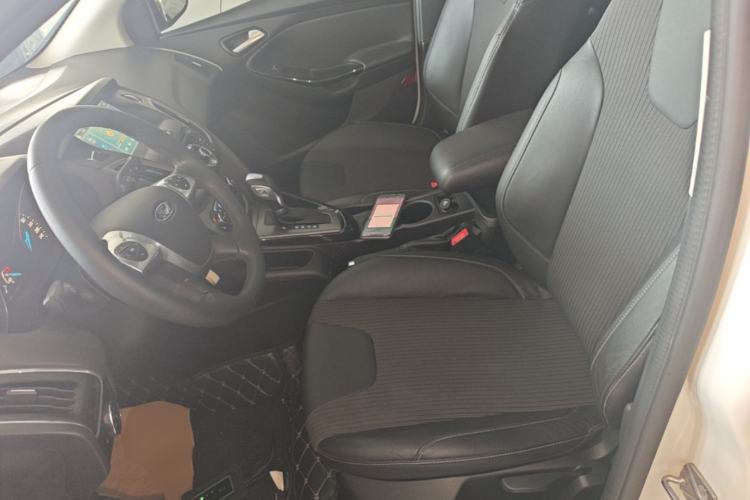 Used Ford Focus 2012 Sedan 1.6L Automatic Fashion Edition Left Front Seat