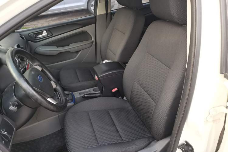 Used Ford Focus 2012 Hatchback Classic 1.8L Automatic Base Model Left Front Seat