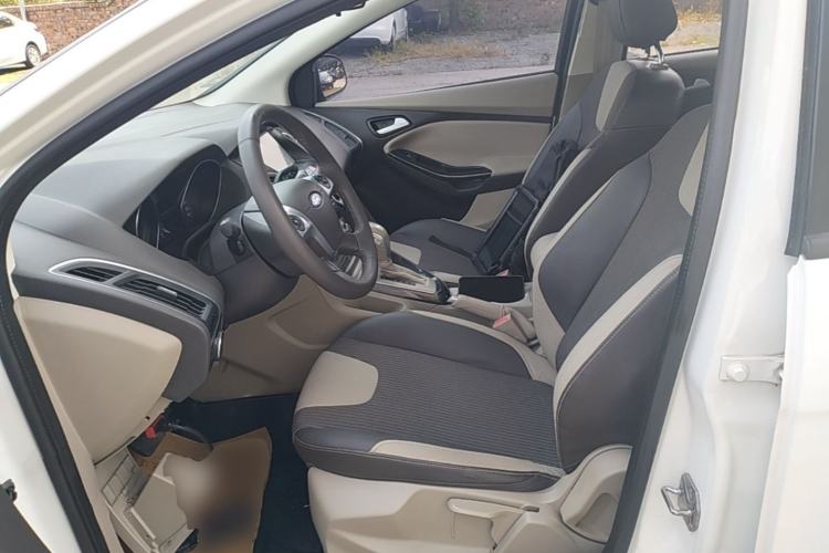 Used Ford Focus 2012 Sedan 1.6L Automatic Fashion Edition Left Front Seat