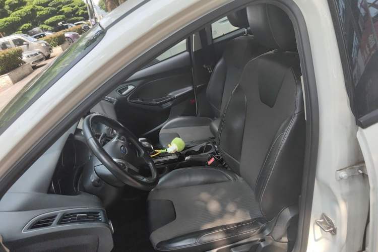 Used Ford Focus 2012 Hatchback 1.6L Automatic Fashion Edition Left Front Seat