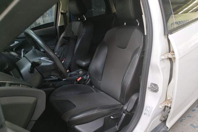 Used Ford Focus 2012 Hatchback 1.6L Automatic Fashion Edition Left Front Seat