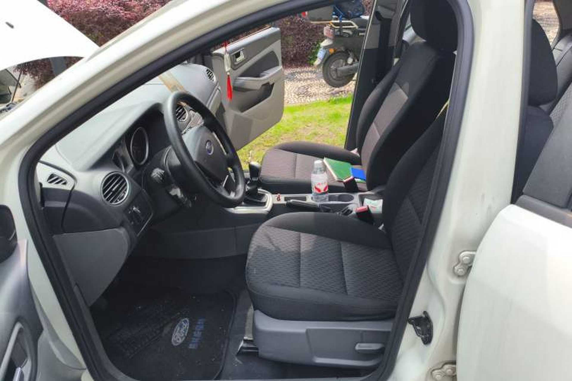 Used Ford Focus 2012 Hatchback Classic 1.8L Manual Base Model Left Front Seat