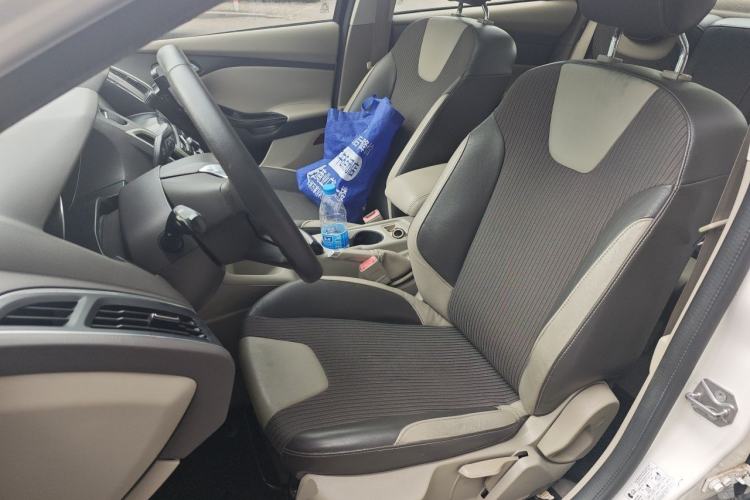 Used Ford Focus 2012 Sedan 1.6L Automatic Fashion Edition Left Front Seat