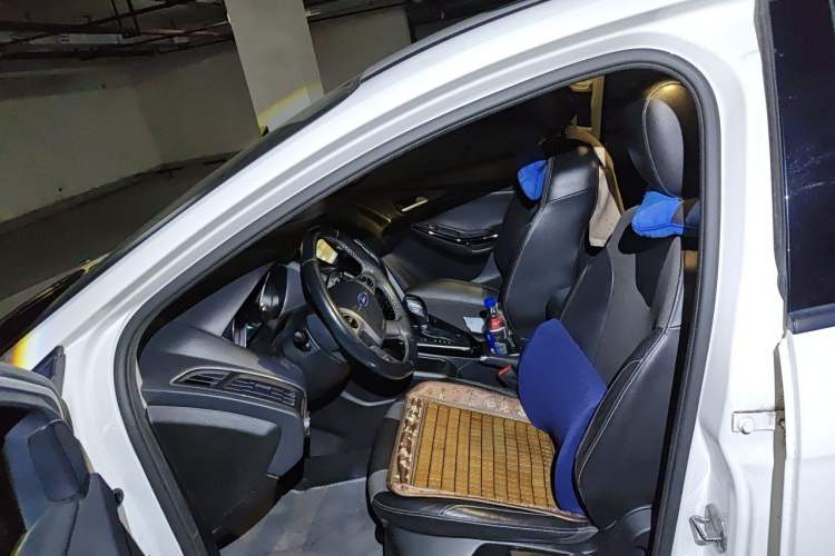 Used Ford Focus 2012 Sedan 1.6L Automatic Fashion Edition Left Front Seat