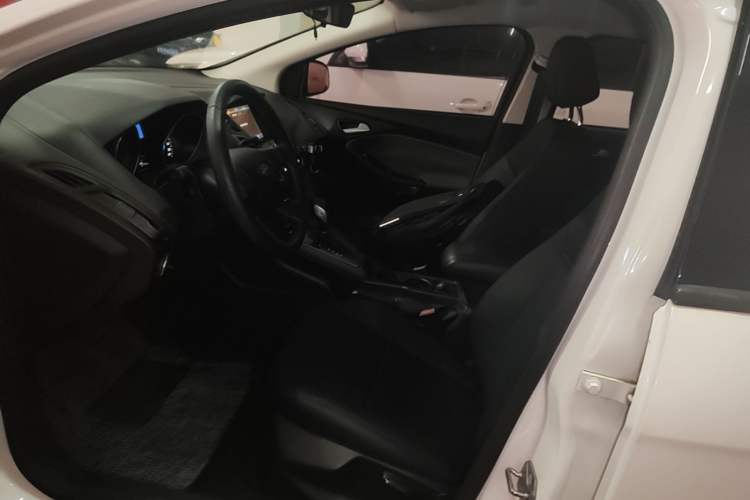 Used Ford Focus 2012 Hatchback 1.6L Automatic Comfort Model Left Front Seat