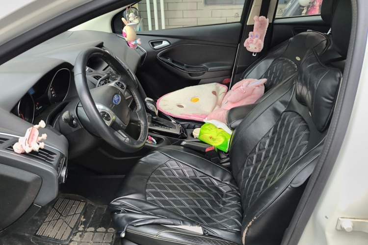 Used Ford Focus 2012 Sedan 1.6L Automatic Fashion Edition Left Front Seat