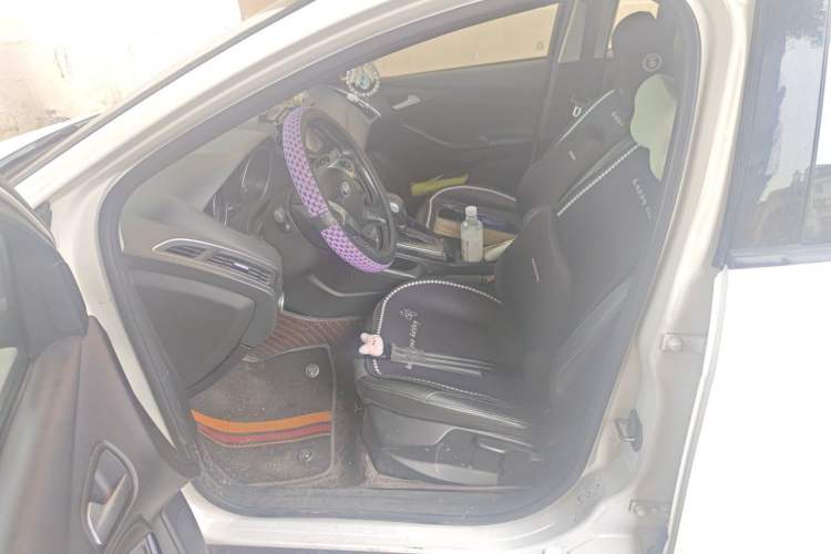 Used Ford Focus 2012 Sedan 1.6L Automatic Fashion Edition Left Front Seat
