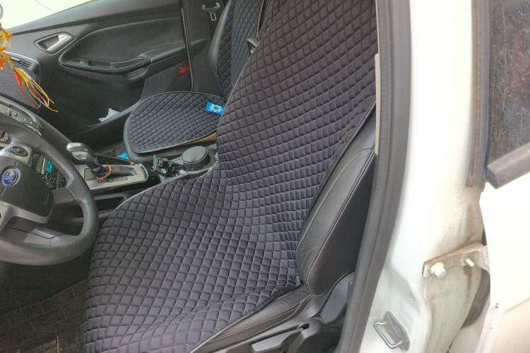 Used Ford Focus 2012 Sedan 1.6L Automatic Fashion Edition Left Front Seat
