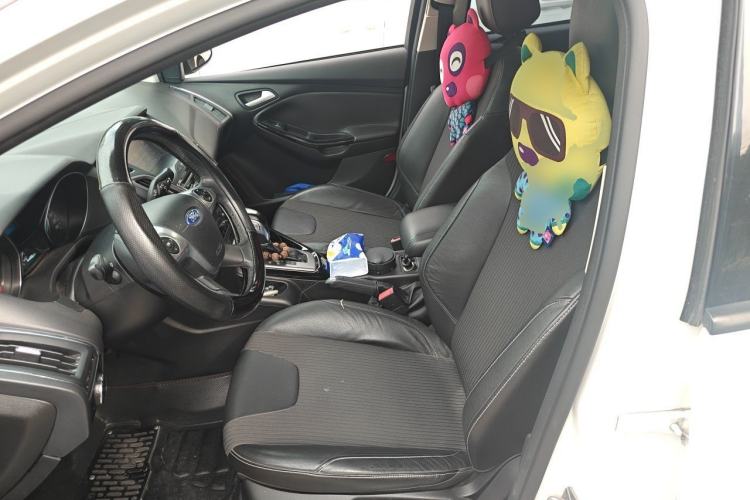 Used Ford Focus 2012 Sedan 1.6L Automatic Fashion Edition Left Front Seat