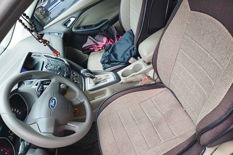 Used Ford Focus 2012 Sedan 1.6L Automatic Fashion Edition Left Front Seat