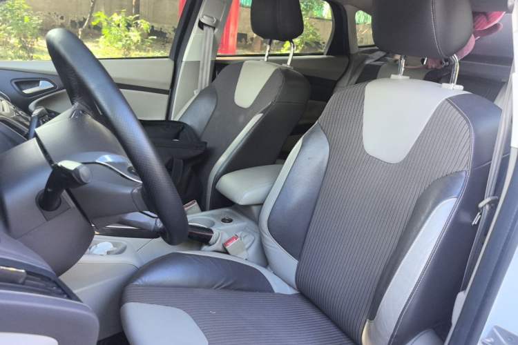 Used Ford Focus 2012 Hatchback 1.6L Automatic Fashion Edition Left Front Seat