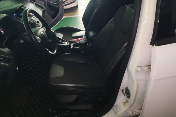 Used Ford Focus 2012 Sedan 1.6L Automatic Fashion Edition Left Front Seat
