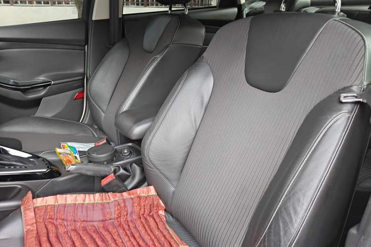 Used Ford Focus 2012 Sedan 1.6L Automatic Fashion Edition Left Front Seat