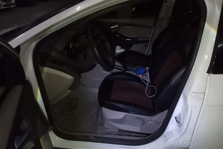 Used Ford Focus 2012 Hatchback 1.6L Automatic Fashion Edition Left Front Seat