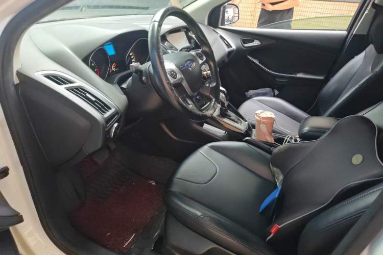 Used Ford Focus 2012 Sedan 1.6L Automatic Comfort Model Left Front Seat