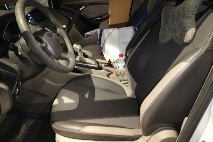 Used Ford Focus 2012 Hatchback 1.6L Automatic Fashion Edition Left Front Seat