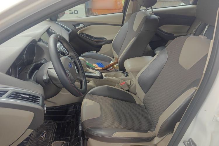 Used Ford Focus 2012 Hatchback 1.6L Automatic Fashion Edition Left Front Seat