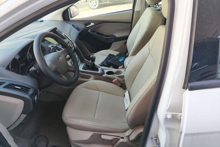 Used Ford Focus 2012 Sedan 1.6L Manual Comfort Model Left Front Seat