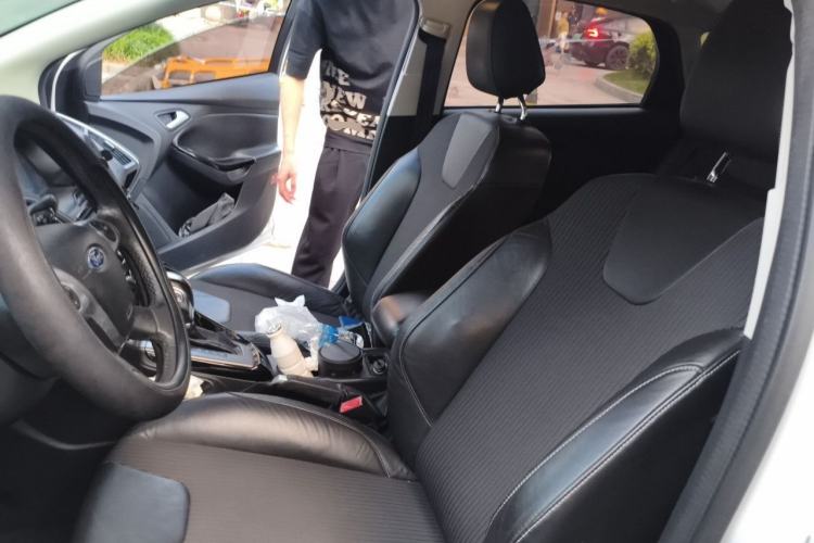 Used Ford Focus 2012 Hatchback 1.6L Automatic Fashion Edition Left Front Seat
