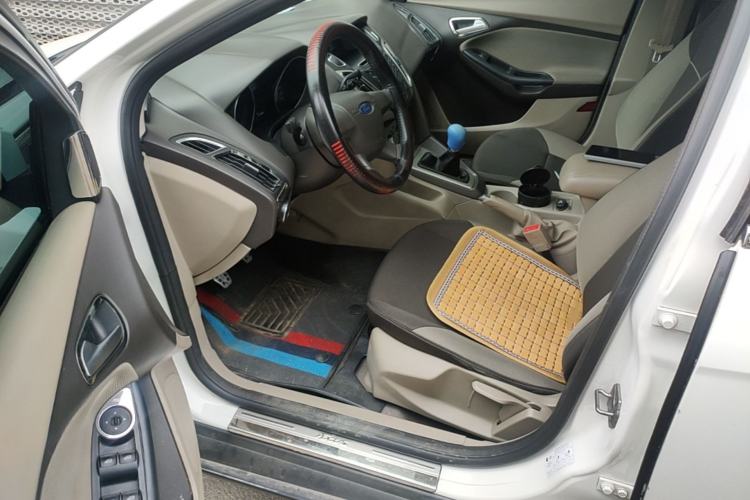 Used Ford Focus 2012 Sedan 1.6L Manual Comfort Model Left Front Seat
