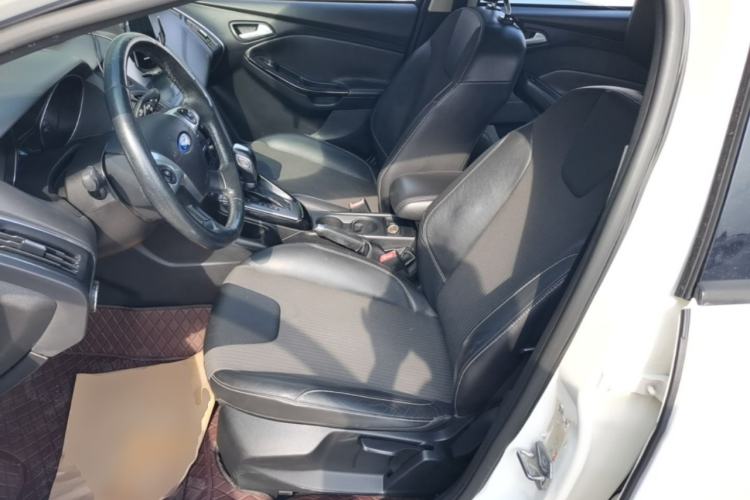 Used Ford Focus 2012 Sedan 1.6L Automatic Fashion Edition Left Front Seat