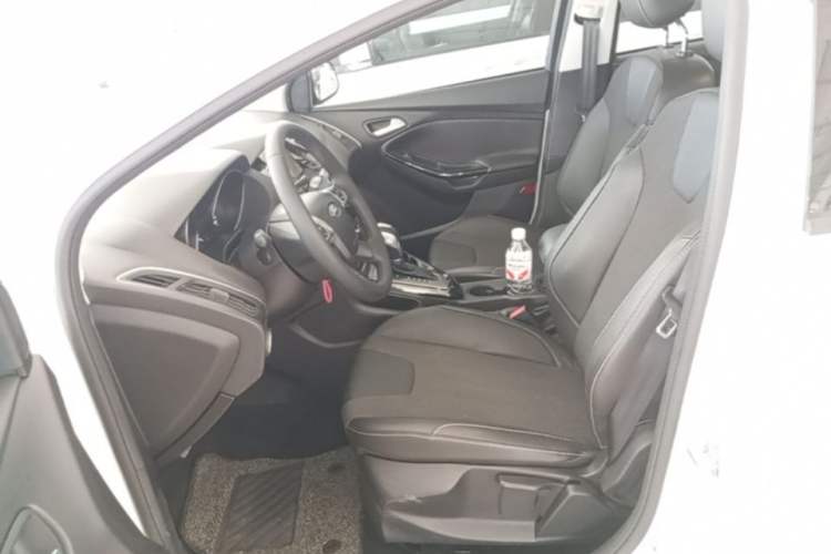 Used Ford Focus 2012 Hatchback 1.6L Automatic Fashion Edition Left Front Seat