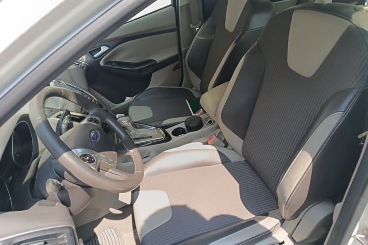 Used Ford Focus 2012 Sedan 1.6L Automatic Fashion Edition Left Front Seat