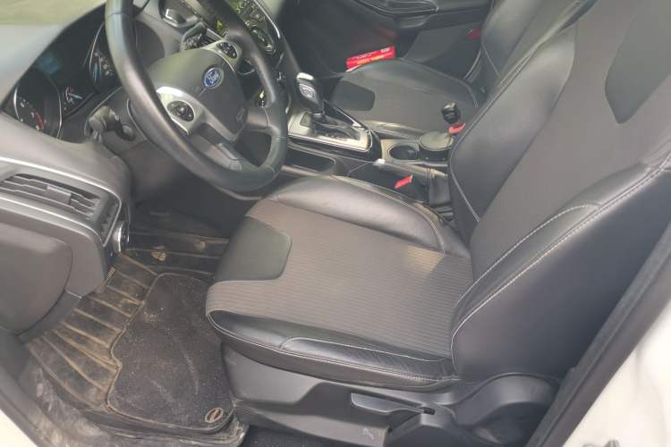 Used Ford Focus 2012 Hatchback 1.6L Automatic Fashion Edition Left Front Seat