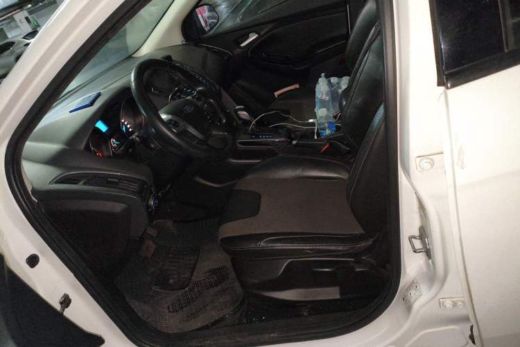 Used Ford Focus 2012 Sedan 1.6L Automatic Fashion Edition Left Front Seat