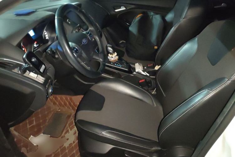 Used Ford Focus 2012 Sedan 1.6L Automatic Fashion Edition Left Front Seat