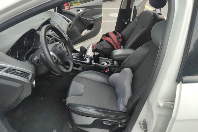 Used Ford Focus 2012 Hatchback 1.6L Manual Fashion Edition Left Front Seat