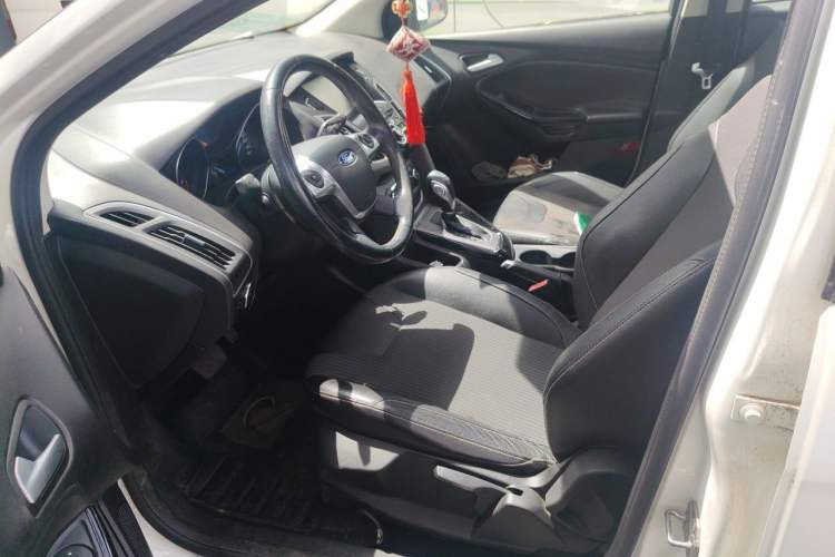 Used Ford Focus 2012 Hatchback 1.6L Automatic Fashion Edition Left Front Seat