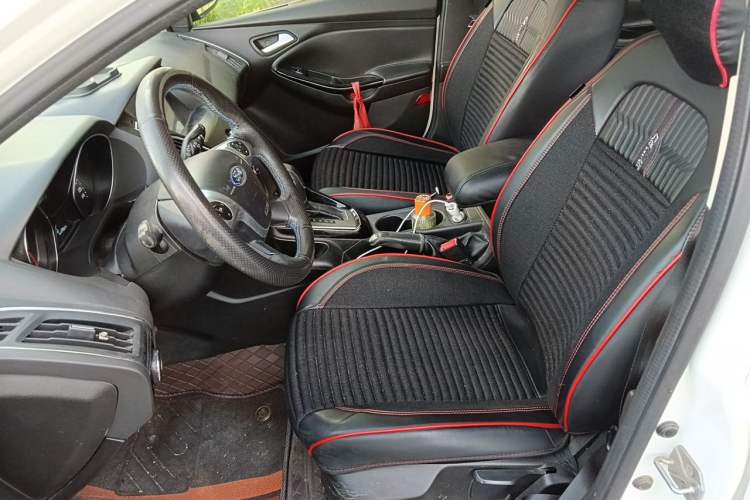 Used Ford Focus 2012 Hatchback 1.6L Automatic Fashion Edition Left Front Seat