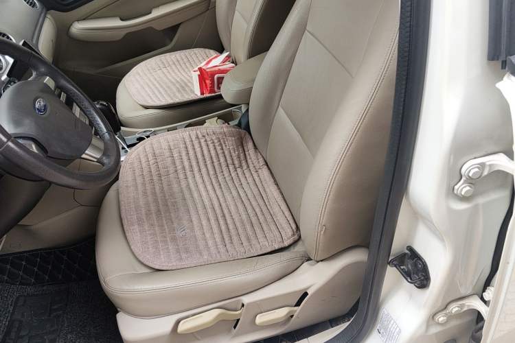 Used Ford Focus 2012 Hatchback Classic 1.8L Automatic Fashion Edition Left Front Seat