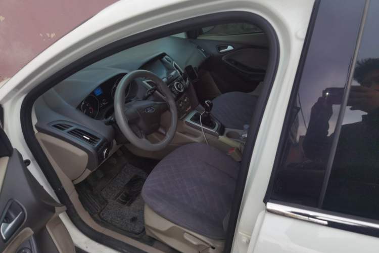 Used Ford Focus 2012 Sedan 1.6L Manual Comfort Model Left Front Seat
