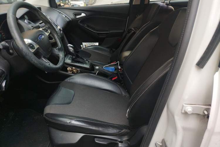 Used Ford Focus 2012 Sedan 1.6L Automatic Fashion Edition Left Front Seat