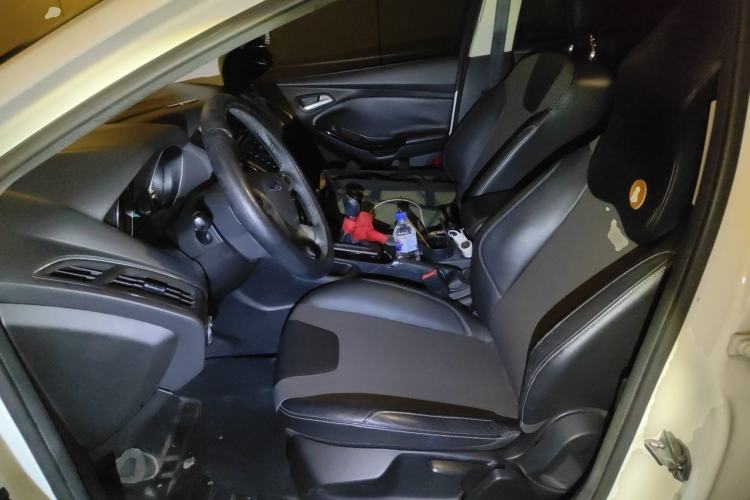 Used Ford Focus 2012 Sedan 1.6L Manual Fashion Edition Left Front Seat