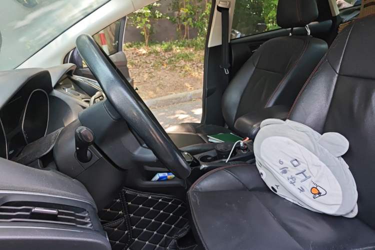 Used Ford Focus 2012 Sedan 1.6L Automatic Fashion Edition Left Front Seat
