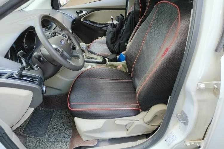 Used Ford Focus 2012 Sedan 1.6L Automatic Fashion Edition Left Front Seat